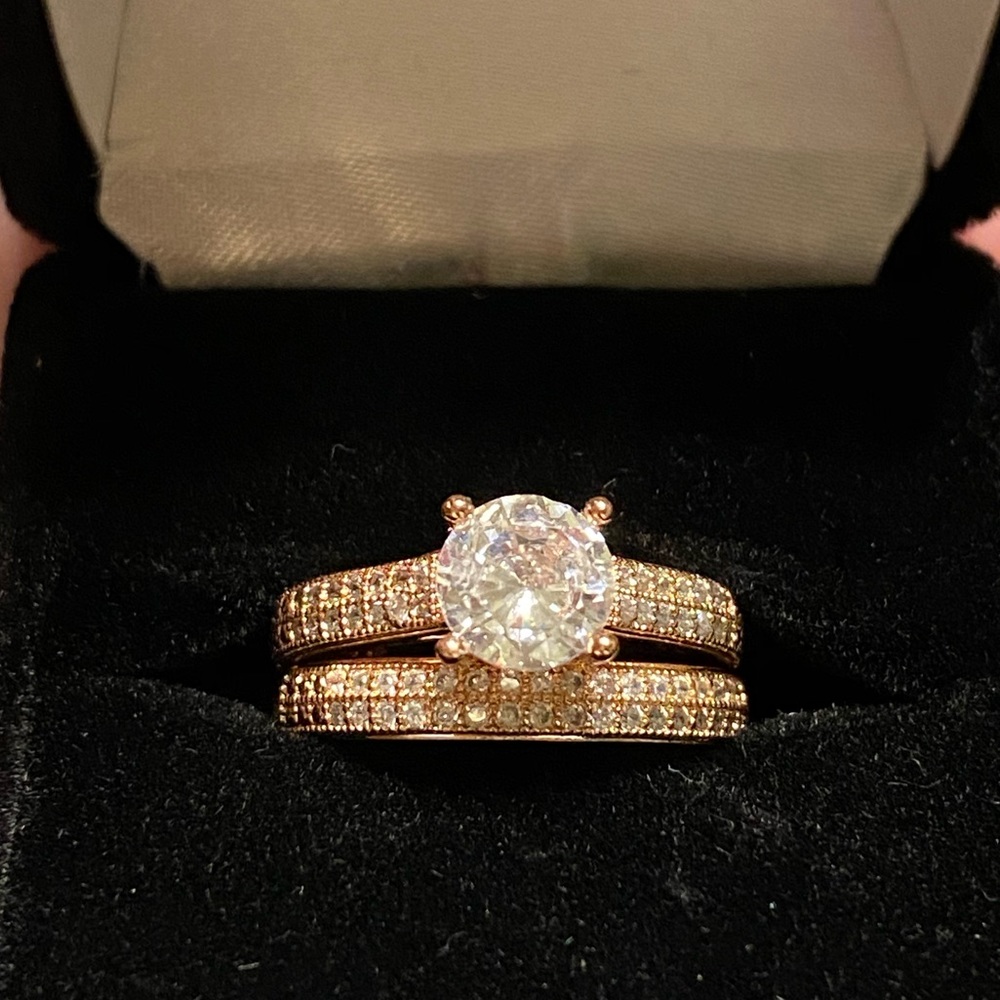 18k Rose Gold Filled Simulated Diamond Bridal Set - Picture 2 of 11